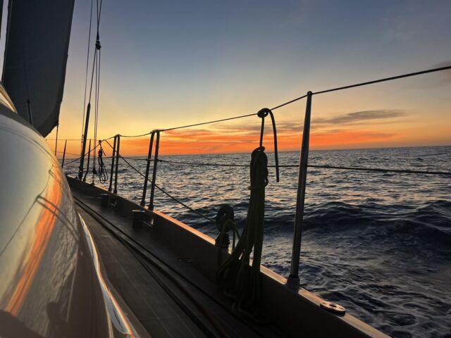The beauty of sailing the pacific ☺️ 

#sailingthepacific #pacificsailing #sailinglovers #sailingworld #sailingaroundtheworld #oceansailing #enjoysailing #sailingpassions #sailingadventures