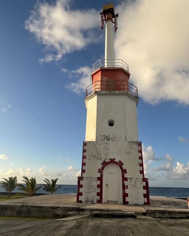 Makemo, the first atol of the Touamotos we visited, the lighthouse, restaurant, Tapuhiria pass and the night sky.

#sailingthepacific #pacificsailing #sailinglovers #sailingworld #circumnavigation #sailingaroundtheworld #oceansailing #enjoysailing #sailingadventures #sailingmarquesas