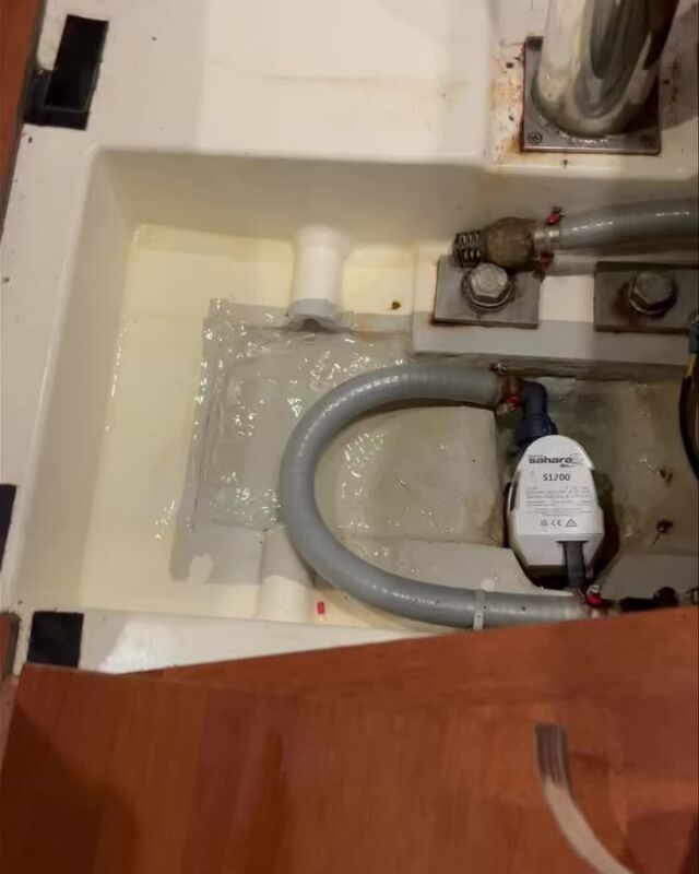 We had to abort our trip from St. Marin to the Azores when we found the boat was substantially leaking.
We couldn’t find the exact spot though. It had to be a through hull fitting but since most of the boat has a double floor and none of the seacocks were visible leaking we couldn’t find where the water was coming in.
Back in the marina I got the best tip ever. Obviously one I’d like to share.
Get some waterbased paint, take an empty washing up liquid bottle, put in some paint with enough water, gently squeeze some around every through hull fitting. Where it’s sucked into the fitting, there’s your leak☺️

#sailinglovers #sailingworld #circumnavigation #sailingaroundtheworld #oceansailing #enjoysailing #sailingpassions #oceansailing