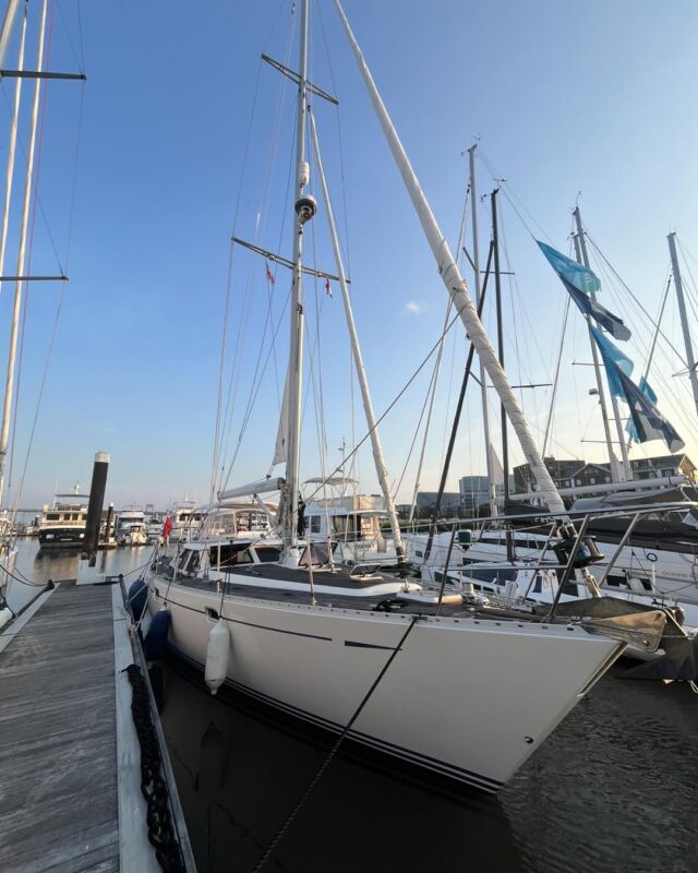 Great sail from Charleston US to St. George, Bermuda.

#oceansailingacademy #sailinglovers #sailingworld #sailingaroundtheworld #oceansailing #enjoysailing #sailingpassions #sailingadventures